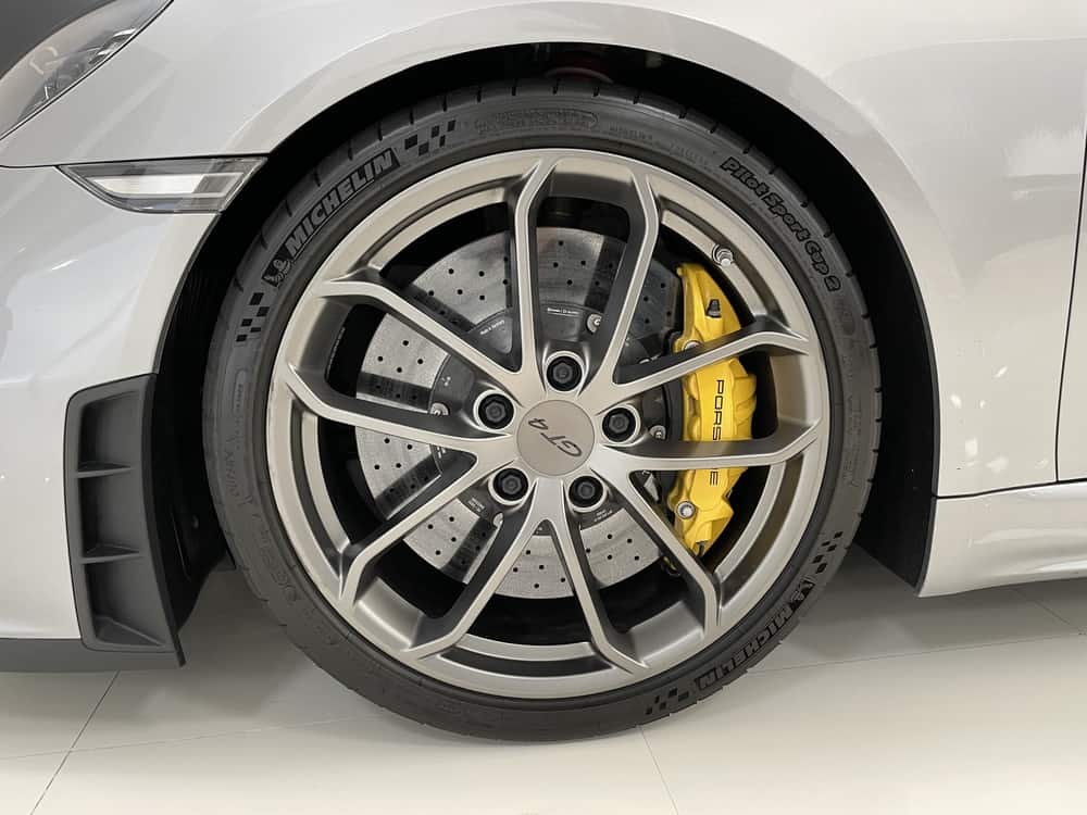 Porsche GT4 Cayman Neumáticos Michelin Pilot Sport Cup 2 